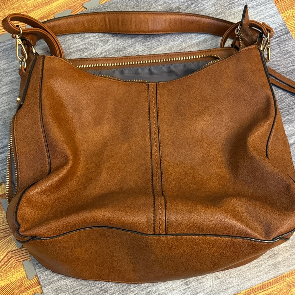 Elegant Brown Leather Shoulder Bag